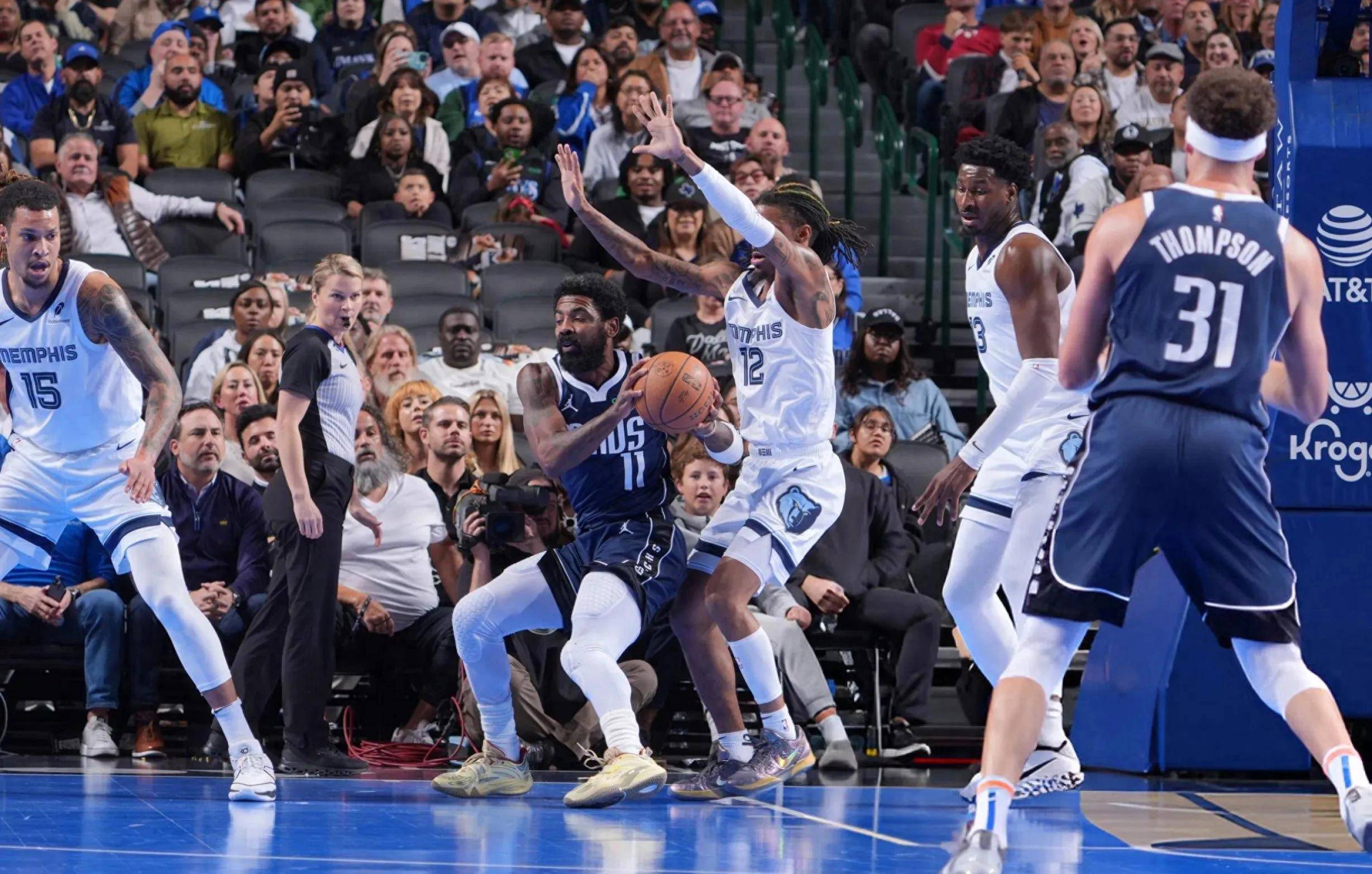 NBA球员在比赛中受伤，缺席季后赛