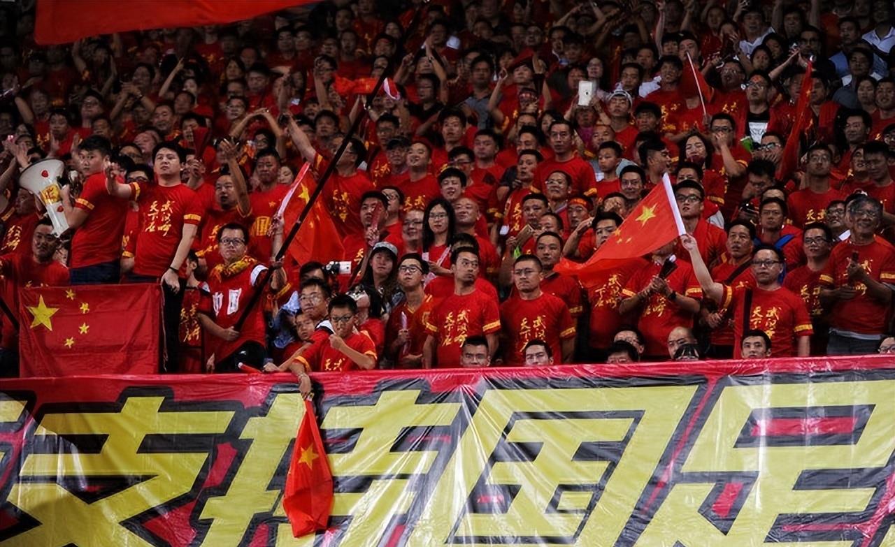开云体育中国官方网站-关于红蓝大战再度上演，球迷热情高涨的信息