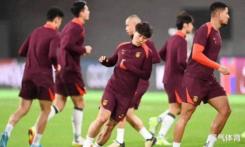 包含球队士气低落，正积极备战下一轮比赛的词条